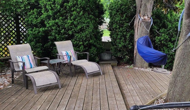 Lakefront Cottage - Erie Breeze - 3 bedroom, WIFI