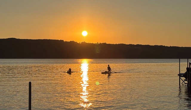 Lakefront Cottage in a small Cove on the Eastside of Owasco Lake