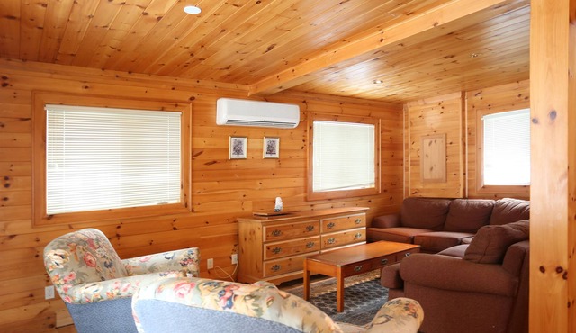 Lakefront Cottage Marina View