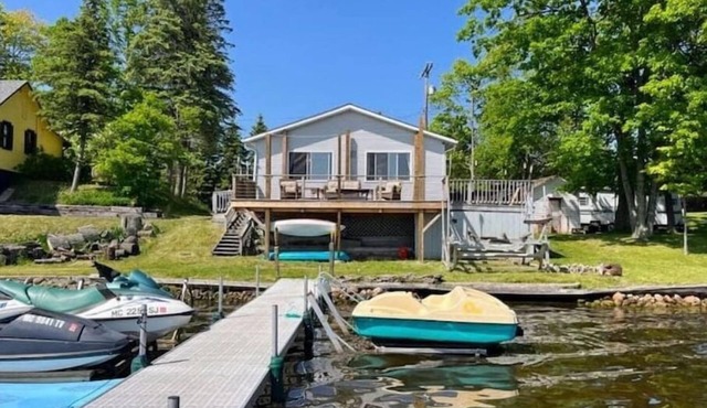 Lakefront Cottage Near Rifle River With Dock