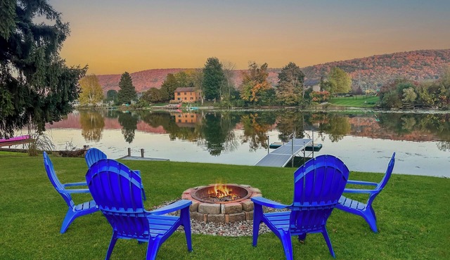 Lakefront Cottage on Little York Lake - Kayaks, Firepit and Ski Song Mtn 8 Min
