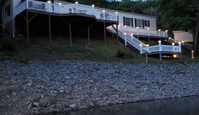 Lakefront Cottage on Cherokee Lake - with private dock Small Dog friendly