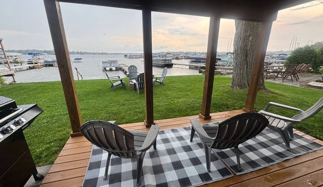 Lakefront Cottage on Portage Lake and the Huron River Chain of Lakes