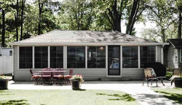 Lakefront cottage on Coldwater Lake