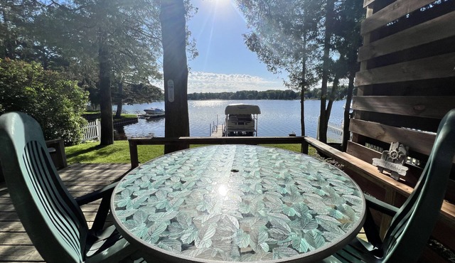 Lakefront Cottage on Wiggins Lake