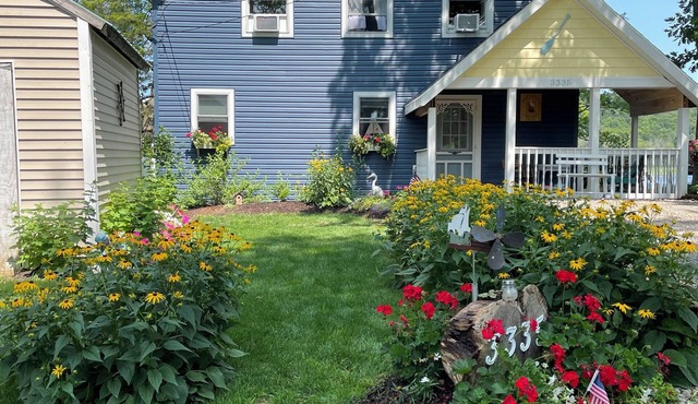 LAKEFRONT Cottage swimming fishing close to Colgate sleeps 4 SUPER Clean