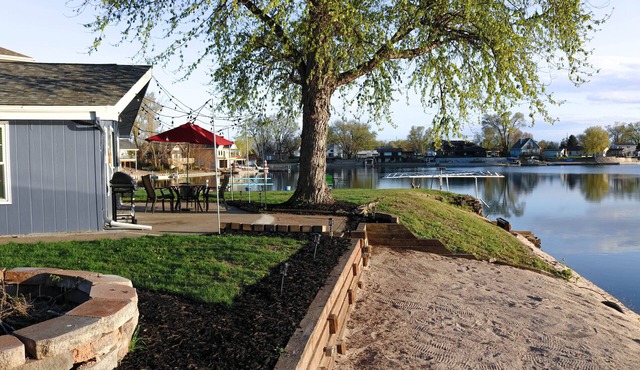 Lakefront Cottage
