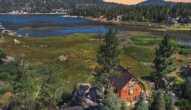 Lakefront Cottage w/Hot Tub | Iconic Boulder Bay Retreat