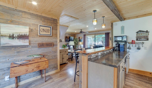 Lakefront Cottage w/Deck Near Indiana Beach!