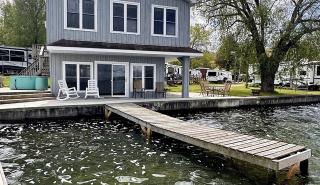 Lakefront Cottage with Stunning Views. Boat available to rent with cottage!