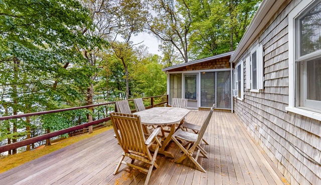 Lakefront cottage with WiFi, partial AC, private pier, patio, & deck - 2 dogs ok
