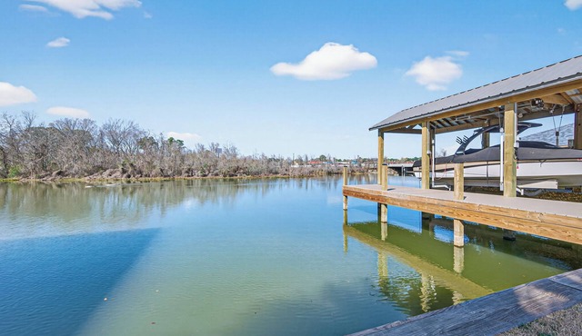 Lakefront Cove - Gameroom, Kayaks, Close to Shops