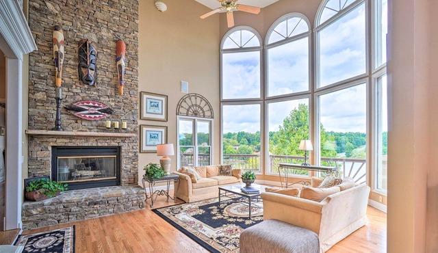 Lakefront Crossville Home w/ Pool Table!