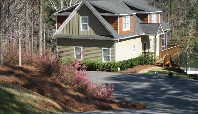 Lakefront Deep Water, Family Friendly, near Masters golf tournament