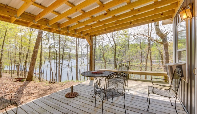 Lakefront Delta Cabin Rental w/Boat Dock + Deck!