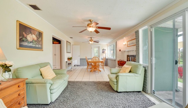 Lakefront Deltona Vacation Rental w/Dock & Kayaks