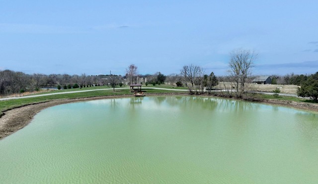 Lakefront, dog-friendly cabin with covered porch & firepit - near wine tasting