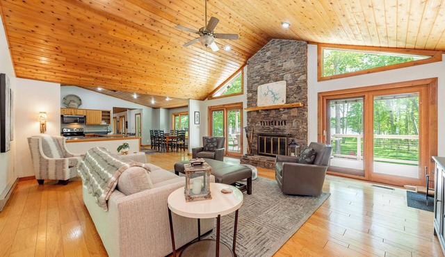 Lakefront Dog Friendly Cottage w/Dock & Fire Pit