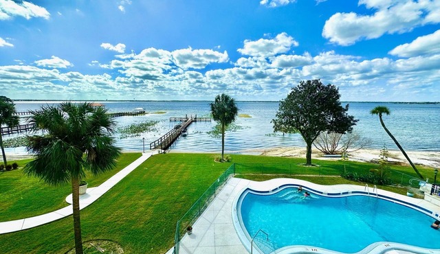 Lakefront Downtown Sebring Condo – Minutes to Raceway + Walk to the Circle