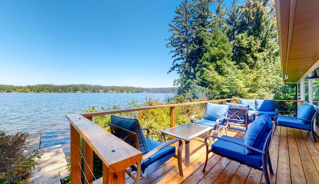Lakefront dream with private hot tub, dock, kayaks, pedal boat & amazing views