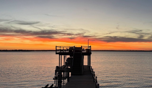 Lakefront Escape with Private Dock + Fire Pit on Cedar Creek Lake