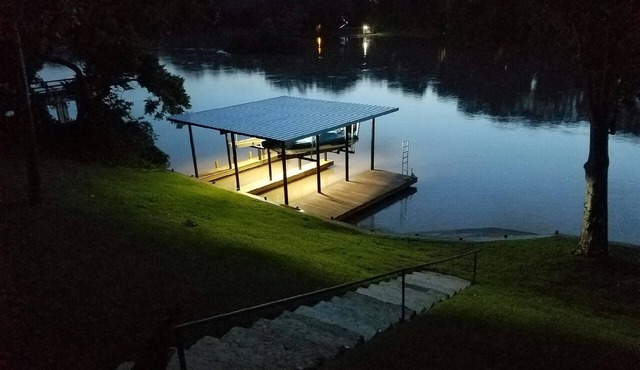 Lakefront Escape/Fishing/Kayaks/Fast WiFi