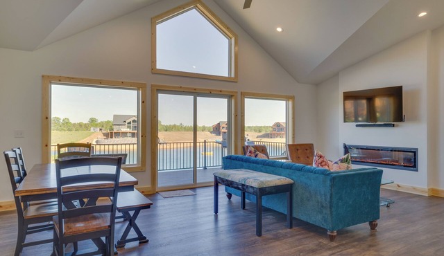 Lakefront Escape - Mins to Buckhorn State Park