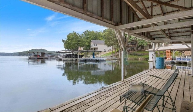 Lakefront Escape, Sunrise Views, Boat Slip & Community Dock Access