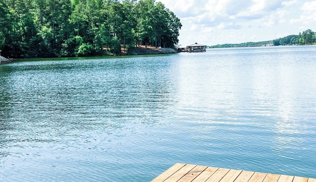 Lakefront Escape: The Little Villa on Jackson Lake