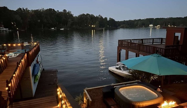 Lakefront Escape with Sauna, Hot Tub, BBQ & Games