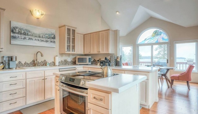 Lakefront Estate w/Private Beach on Flathead Lake