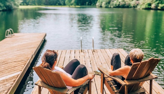 Lakefront Event Venue: Wedding -Reunions -Retreats