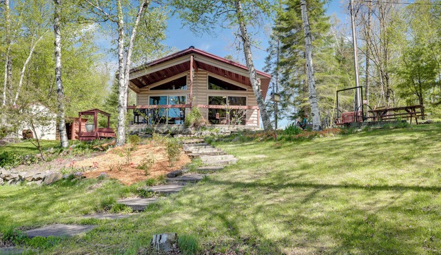 Lakefront Family Cabin w/Views in Medford