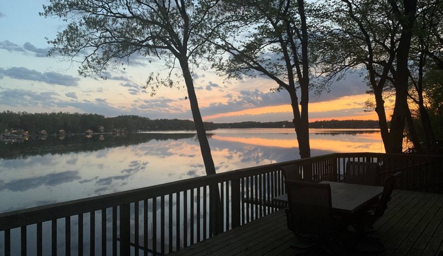 Lakefront Family Cottage Sandy Beach Panoramic Michigan Sunsets