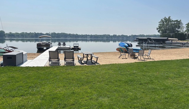 Lakefront Family Friendly Home with Large Sandy Beach and Beautiful Views