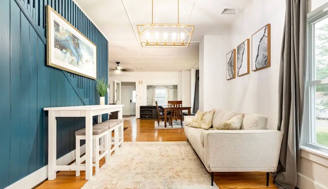 Lakefront Family Getaway