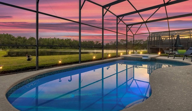 Lakefront Family Getaway with Pool and Game Room. Minutes to Disney!