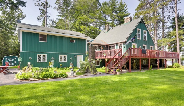 Lakefront Family Home w/Dock, Views: Pet-Friendly
