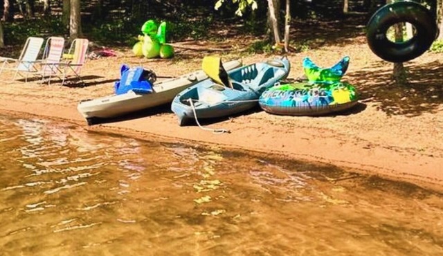 Lakefront Family Retreat with Hot Tub, Sandy Shore & Fenced Yard – Near Clemson