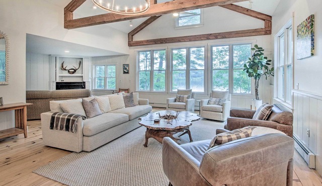 Lakefront Family Retreat: Skiing & Mountain Biking