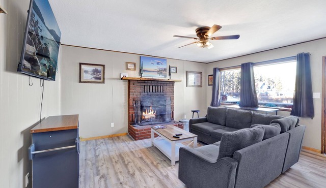 Lakefront Family Cabin at Shore Acres Lodge Big Bear
