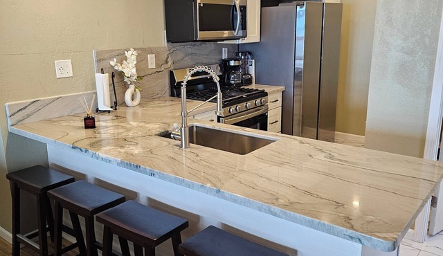 Lakefront! Folsom Lakefront home. n3-bedroom unit with AC lakefront Granite Bay