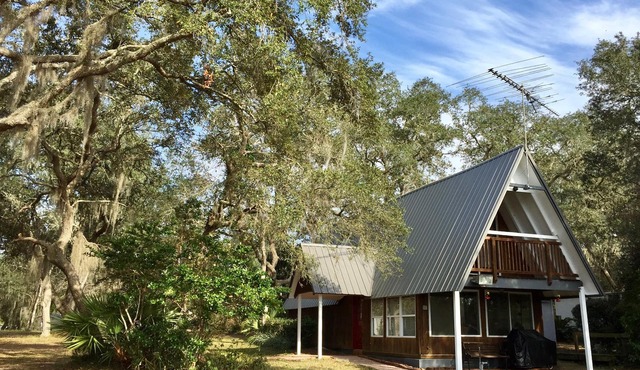 Lakefront Forest Getaway