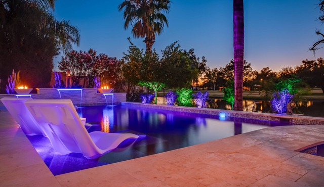 LAKEFRONT!FREE HEATED POOL,SPA. BOAT, KAYAK. EV charger. Ocotillo Chandler.