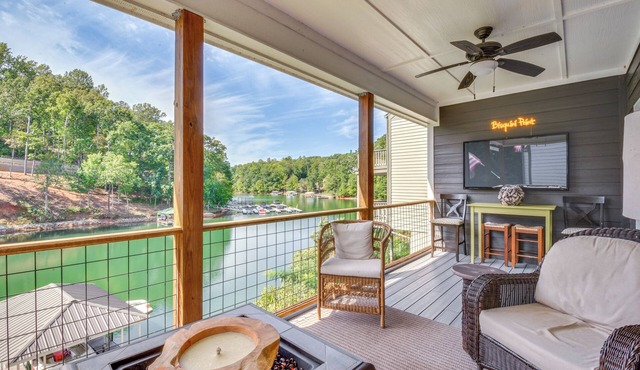 Lakefront Fun Near Clemson! Retreat w/Pool Access