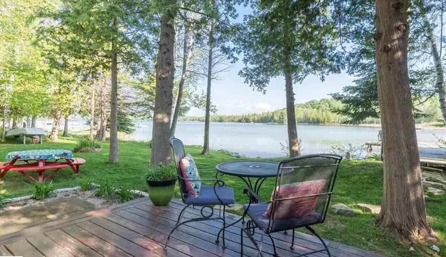Lakefront Gem across from Sleeping Bear Dunes National Lakeshore