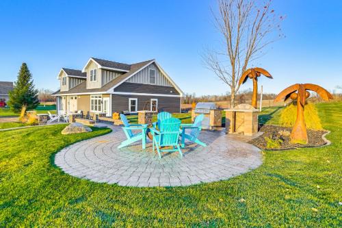Lakefront Gem: Grills & Fire Pit in Dent