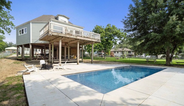 Lakefront Getaway with Pier and Pool