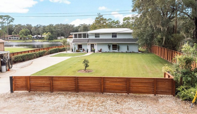 Lakefront Getaway 10 minutes from downtown Deland