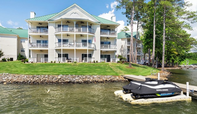 Lakefront Getaway – 1BR/1BA Walk-Out Condo with Stunning Views